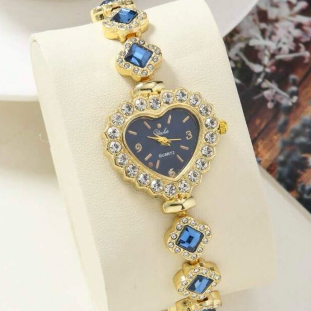 Glamorous Heart-Shaped Rhinestone Watch - Blue - Picture 2 of 4
